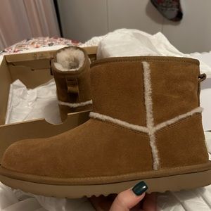 Ugg Classic Mini Shearling